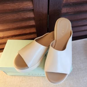 Evolve by Easy Spirit Flira, Ivory, 8M